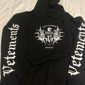 VETEMENTS Pret-a-Porter hooded sweatshirt